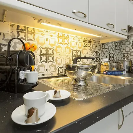 By Lr * Лугано