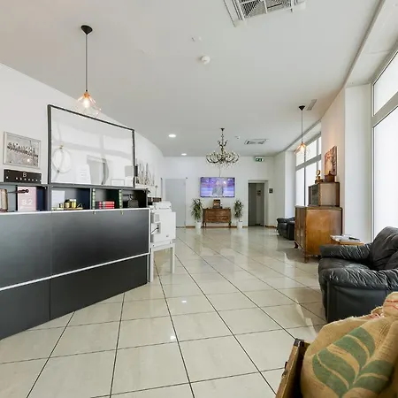 By Lr Apartman Lugano