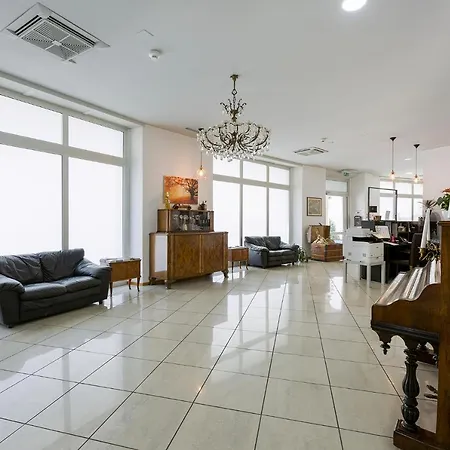 Апартаменти By Lr *