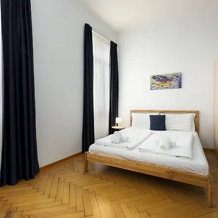 Апартаменти By Lr