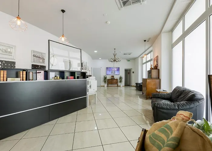 By Lr Apartment Lugano